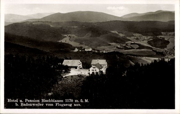 Ak Blauen Badenweiler im Schwarzwald, Hotel Hochblauen, hohe Berge, Panoramablick, Schwarz-Weiß-F