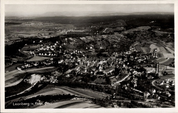 Ak Leonberg in Württemberg, Luftaufnahme von  ländliche Umgebung, viele Häuser, weite Landschaft