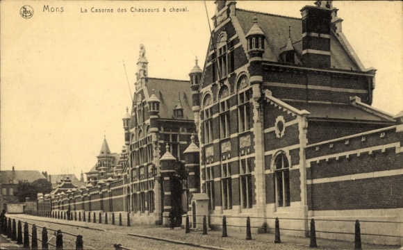 Postcard Mons Wallonia Hainaut, The barracks of the horse hunters