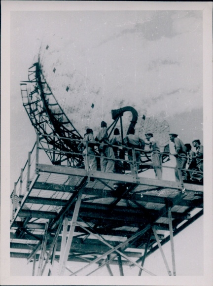 Photo radar on a platform, soldiers in uniform