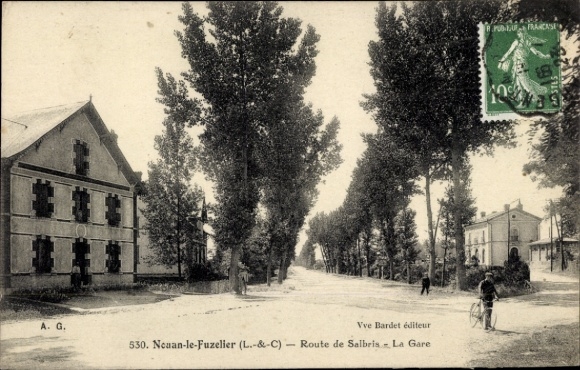 Postcard Nouan le Fuzelier Loir et Cher, Route de Salbris, train station