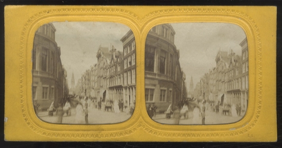 Zdjęcie stereo, przystanek pod światło, Amsterdam, Holandia, rząd domów i ruchliwa scena uliczna
