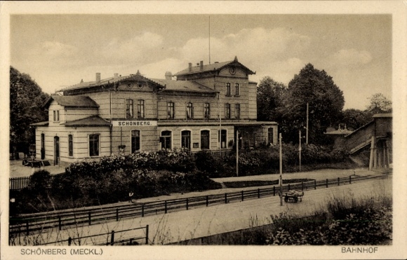 Postcard Schönberg in Mecklenburg, train station