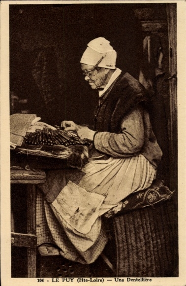 CPA Le Puy, Une Lace