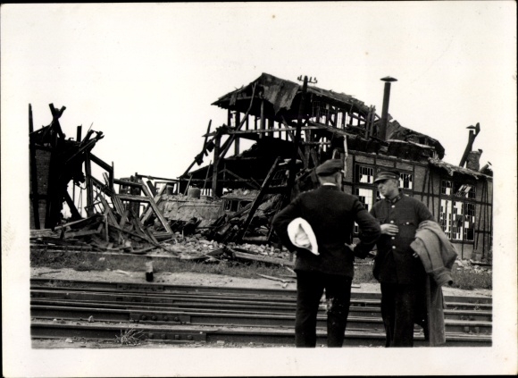 Photo Warszawa Warsaw Poland, freight station, track side, war damage, II WW