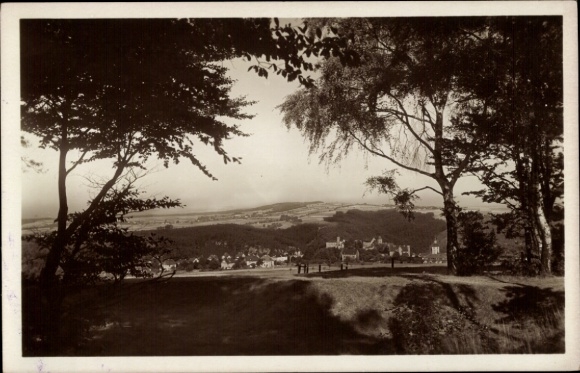 Ak Hohnstein Sächsische Schweiz, Blick von der Napoleonschanze auf Burg und Stadt Hohnstein