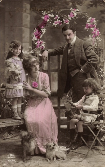Ak Elternglück, Familienbild, Eltern, Kinder, Hunde, Blumen