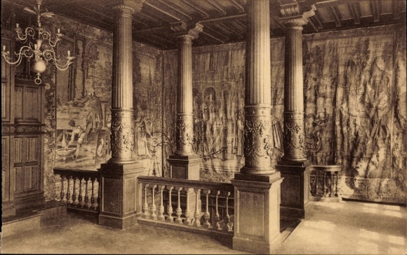 CPA Lennik Brabant flamand, Château de Gaasbeek, Salle des Archives, Escalier dit de Hornes