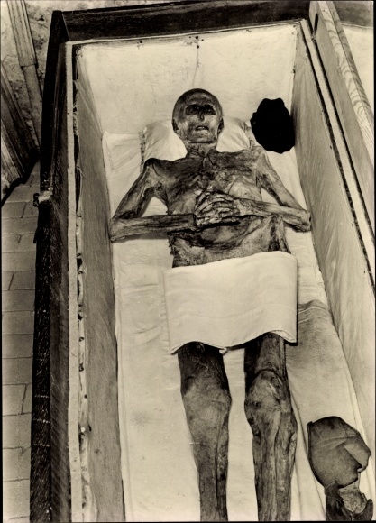 Postcard Kampehl Neustadt Dosse Prignitz, corpse of the knight von Kahlbutz who died in 1703