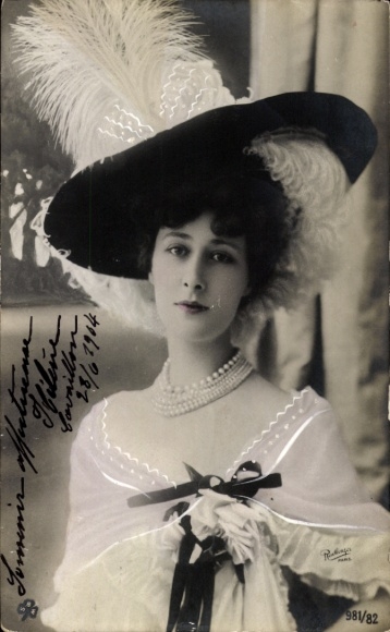 PC Variety Artist, portrait with Hat, Reutlinger 981/82