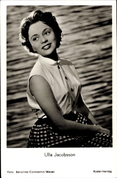 Postcard actress Ulla Jacobsson, portrait, she only danced one summer