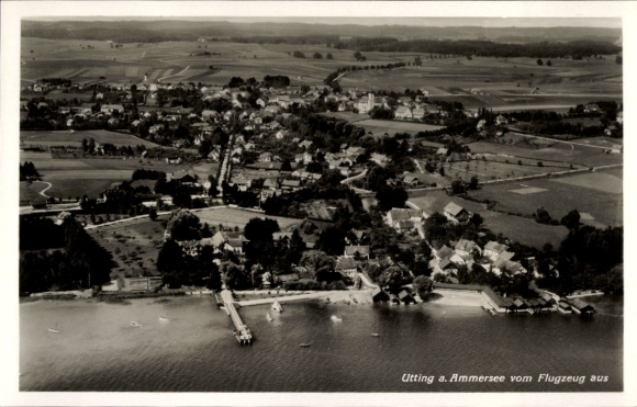 Ak Utting am Ammersee Oberbayern, Luftaufnahme von Utting, Ammersee, schöne Landschaft