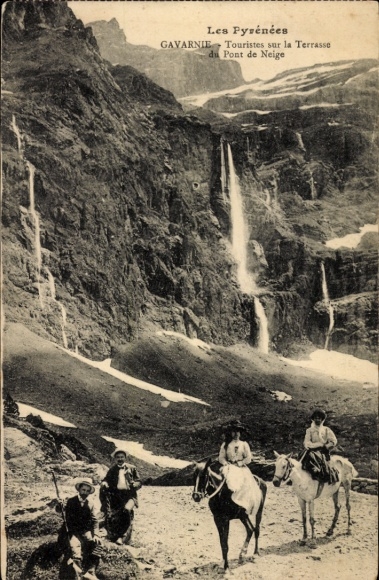 Ak Gavarnie Hautes Pyrénées, Les Pyrénées,  Touristen auf der Terrasse, Pont de Neige