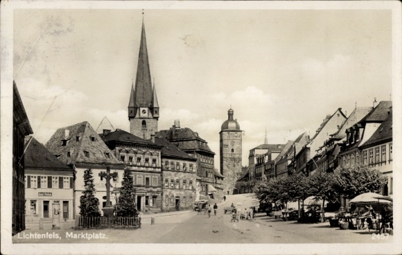 Ak Lichtenfels, Blick zum Marktplatz, Kirche, Ort
