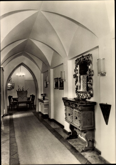 Ak Kloster Insel Hiddensee in der Ostsee, Gerhardt Hauptmann Gedächtnisstätte, Kreuzgang