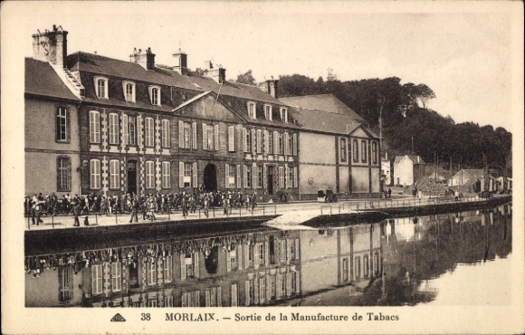 PC Morlaix Finistère, old factory, tobacco factory, river bank, crowd