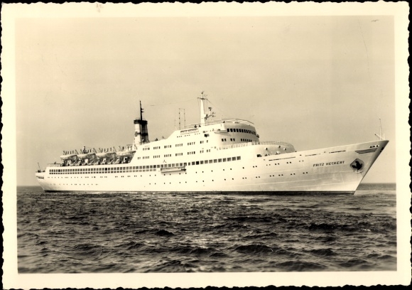 Postcard FDGB holiday ship TMS Fritz Heckert at sea