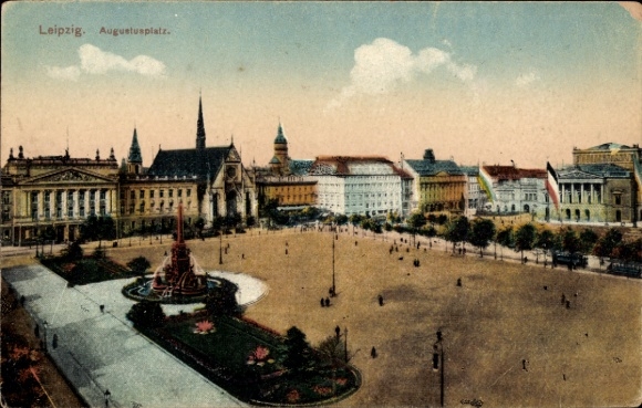 Ak Leipzig,  Augustusplatz, Platz mit Brunnen, Menschen, Gebäude