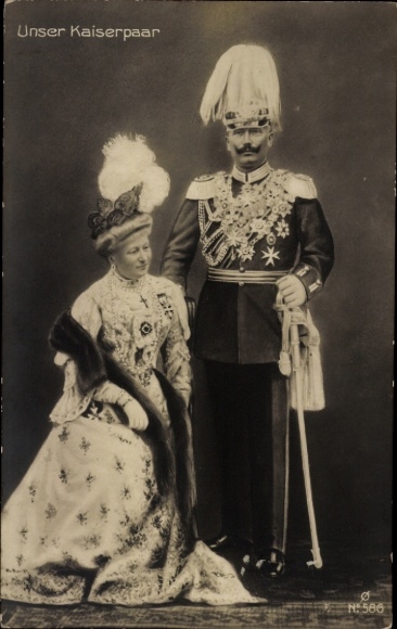 Postcard Kaiser Wilhelm II, Empress Auguste Viktoria, portrait, uniform, medals