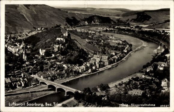 Ak Saarburg an der Saar Bezirk Trier, Totalansicht, Original Fliegeraufnahme