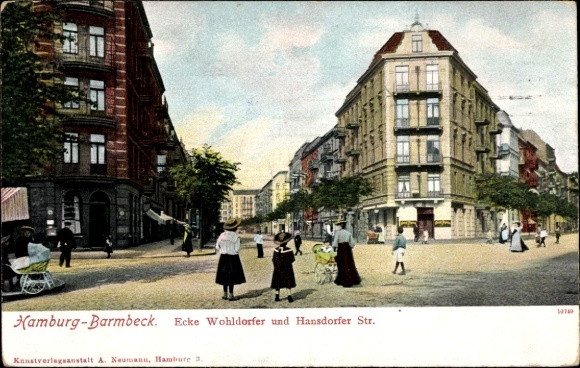 Postcard Hamburg Nord Barmbek, Wohldorfer Straße corner Hansdorfer Straße, stroller