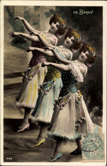 Postcard Three Dancers, De Berny