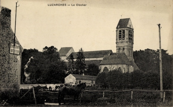 Ak Luzarches Val d’Oise, Kirchturm, ländliche Umgebung, Pferd im Vordergrund