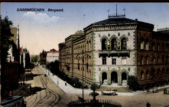 Postcard Saarbrücken in Saarland, SAARBRÜCKEN, mining office, street view, old cars
