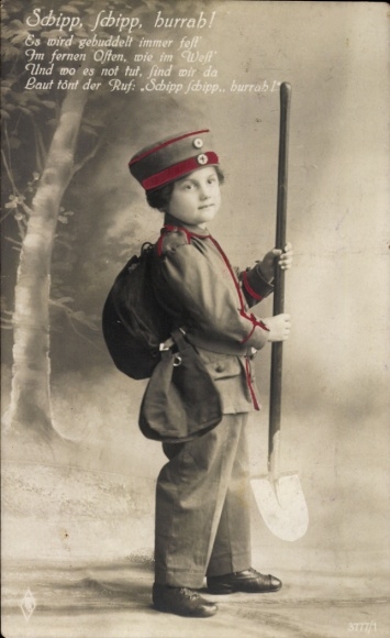 Ak Schipp, schipp, hurrah, Junge in Uniform