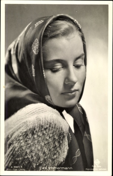 Postcard actress Eva Immermann, portrait, headscarf, Ross A 3592/1
