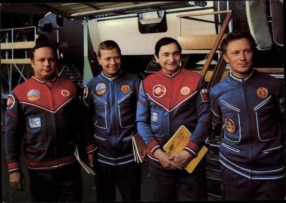 Postcard joint cosmos flight USSR/GDR, Sigmund Jähn, Valeri Bykowski, Eberhard Köllner, Viktor Gorbatko