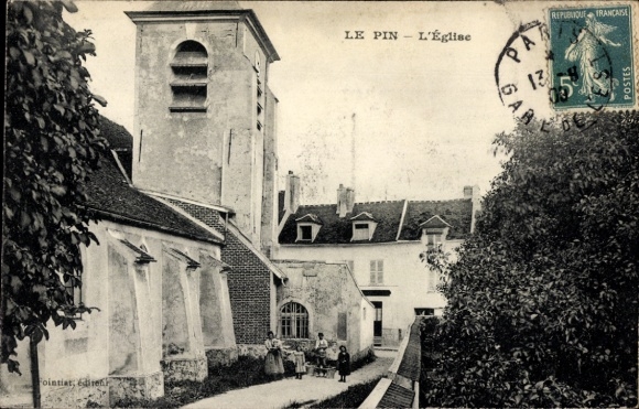 Postcard Le Pin en Mauges Maine et Loire, historical building, church, people, rural surroundings, a