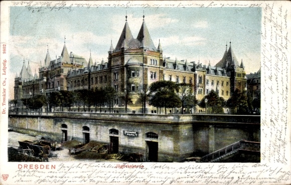 Postcard Dresden Neustadt, Jägerkaserne, carriage