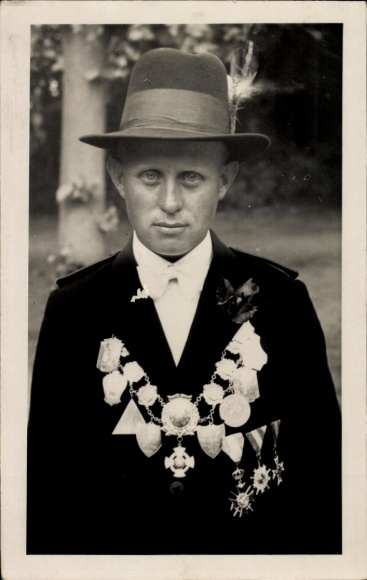 foto Ak Halstenbek in Holstein, schietvereniging, jongeman, portret