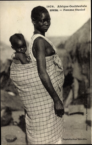 Ak Senegal, Afrique occidentale, Femme Ouolof, Mutter mit Säugling