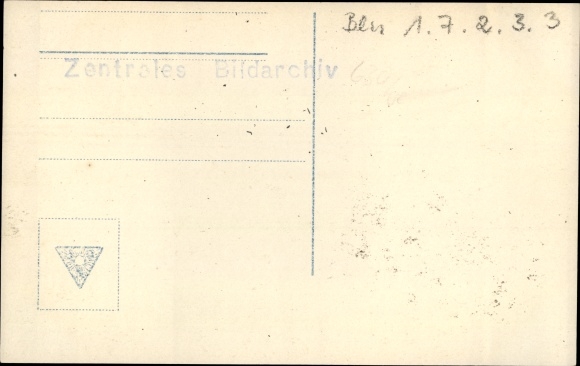 Postcard Berlin, street fights, offices of the Berliner Tageblatt, days of revolution