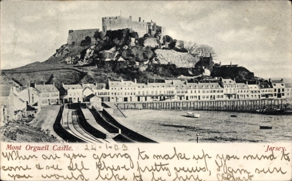 Ak Gorey Kanalinsel Jersey, Mont Orgueil Castle, Mont Orgueil Castle,  Küstenansicht, Boote im Wa