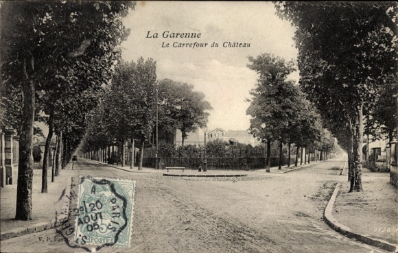 Postcard La Garenne Hauts de Seine, Le Carrefour du Chateau