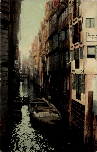 Postcard Hamburg, Fleet at Reimerstwiete, boat is being loaded