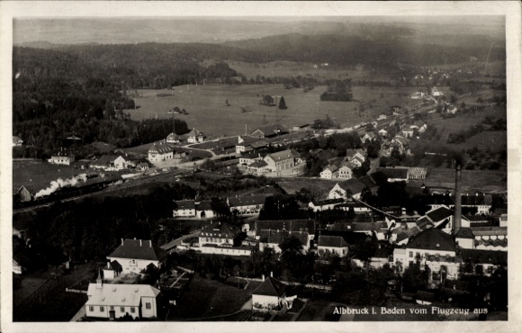 Ak Albbruck am Hochrhein Kreis Waldshut, Fliegeraufnahme von Ortschaft