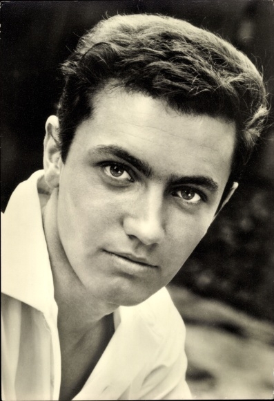 Ak-acteur en zanger Rex Gildo, portret