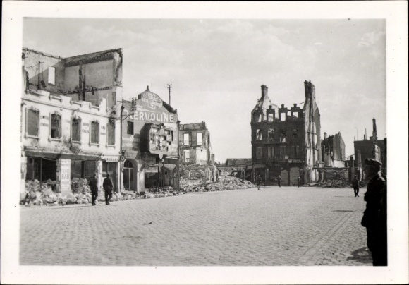 Photo Compiègne Oise, town section, destroyed business buildings, II. WW