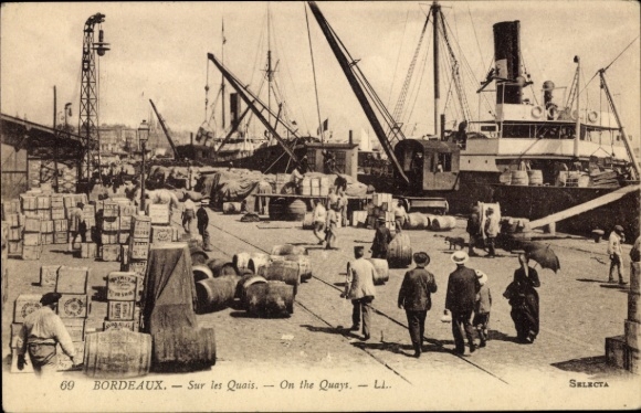 Postcard Bordeaux Gironde, port, ships, warehouses, cargo ships, quay
