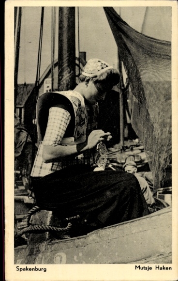 Postcard Spakenburg Utrecht Netherlands, Mutsje Haken, woman in traditional costume