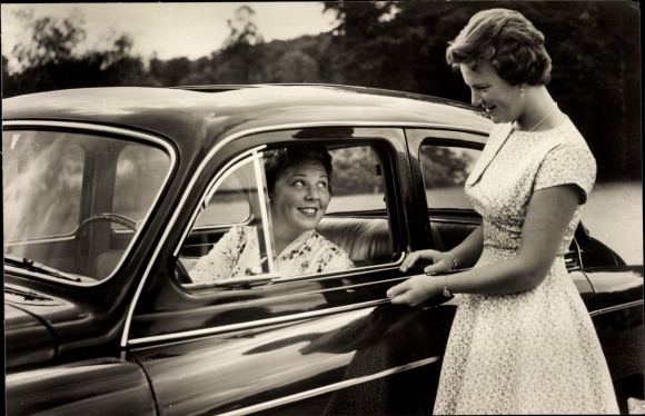 Ak Prinzessinnen Beatrix und Irene, Auto, 1958