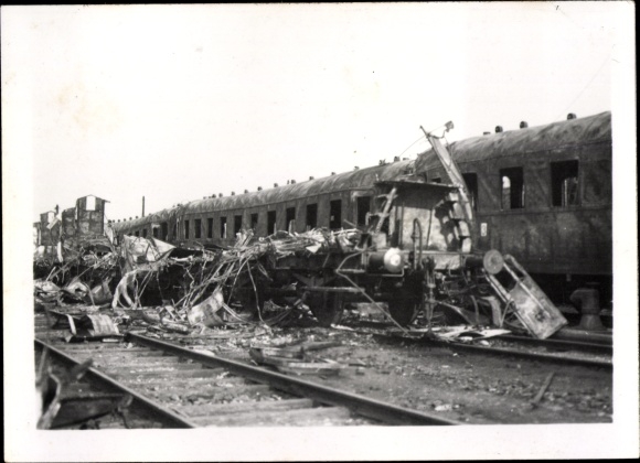 Photo Warszawa Warsaw Poland, Destroyed train in the freight yard, war damage, II WW