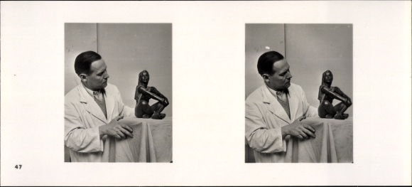 Stereo spatial image photo &quot;German sculpture of our time&quot; No. 47 Seated girl