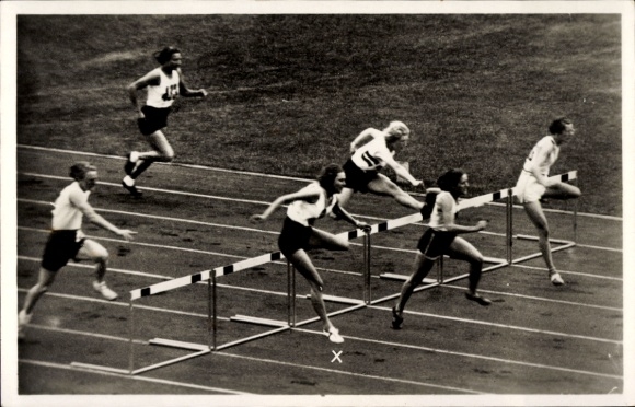 Postcard Berlin, Olympic Games 1936, hurdler Valla from Italy