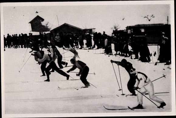 Zdjęcie z kolekcji Olympia 1936, igrzyska zimowe, start sztafety narciarskiej