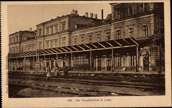 Ak Liepaja Libau Letland, het centraal station, perronzijde, Duits leger